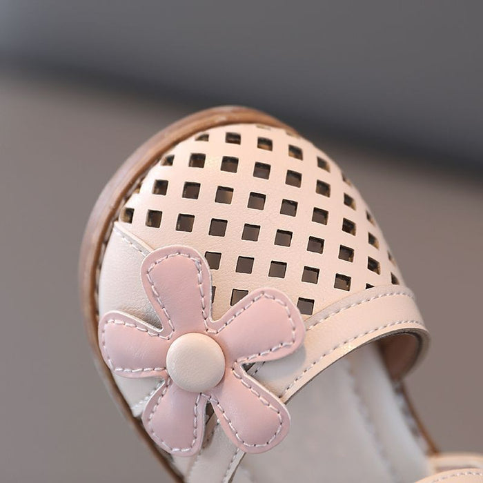 Cut Out Pattern Soft Soled Anti Slippery Sandals