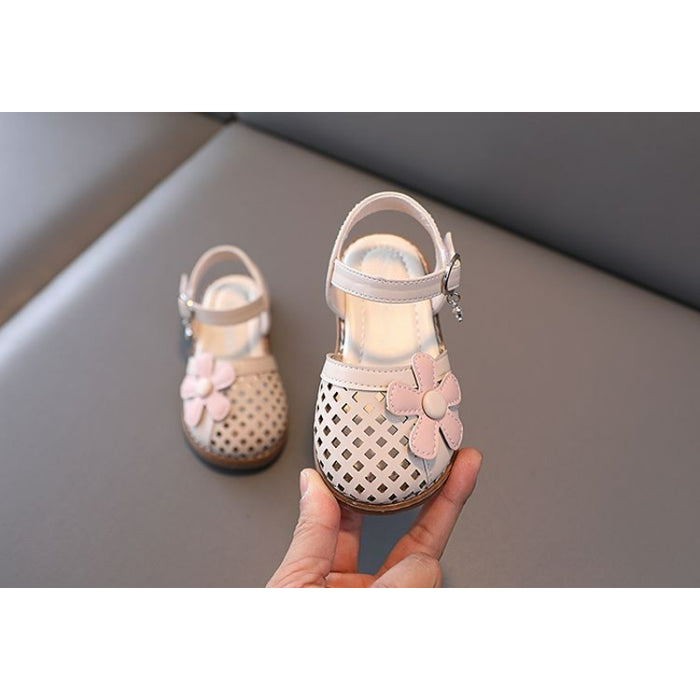 Cut Out Pattern Soft Soled Anti Slippery Sandals